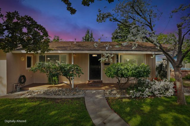 1148 Fallbrook St, West Sacramento, CA 95691