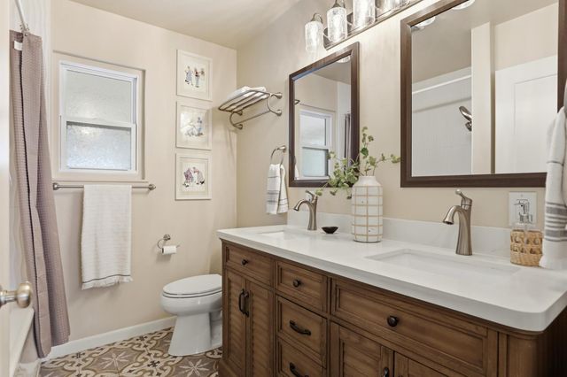 1148 Fallbrook St, West Sacramento, CA 95691