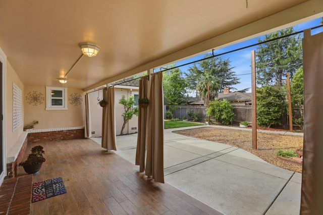 1148 Fallbrook St, West Sacramento, CA 95691