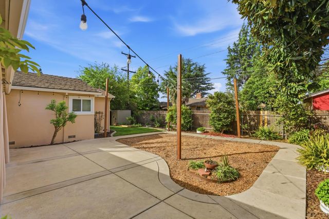 1148 Fallbrook St, West Sacramento, CA 95691