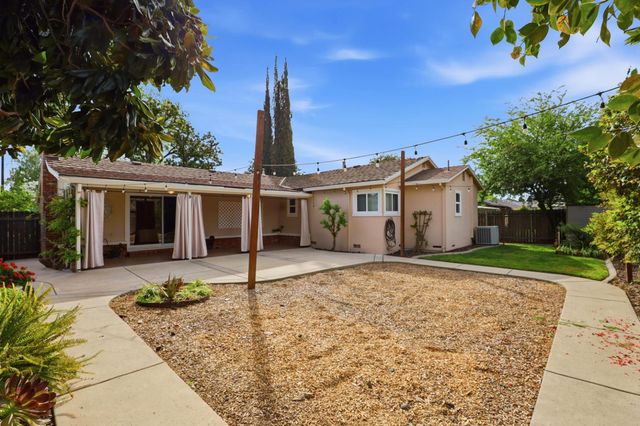 1148 Fallbrook St, West Sacramento, CA 95691