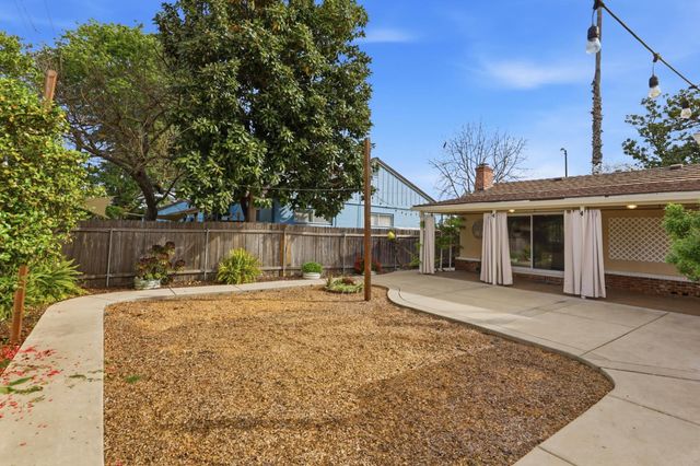 1148 Fallbrook St, West Sacramento, CA 95691