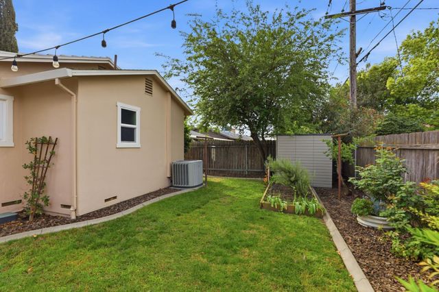 1148 Fallbrook St, West Sacramento, CA 95691