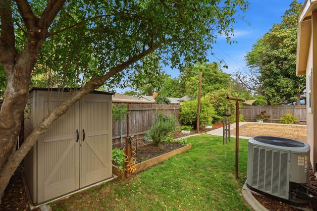 1148 Fallbrook St, West Sacramento, CA 95691