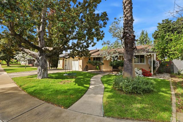 1148 Fallbrook St, West Sacramento, CA 95691