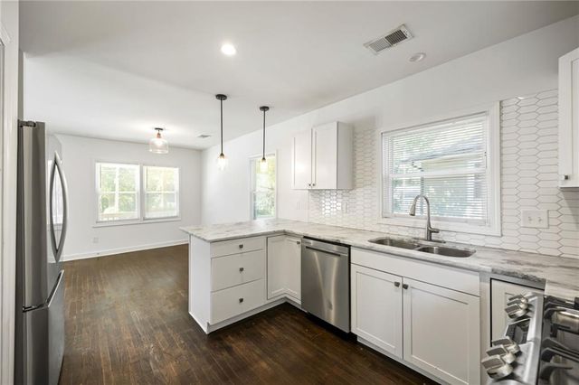 2491 Glendale Circle SE, Smyrna, GA 30080