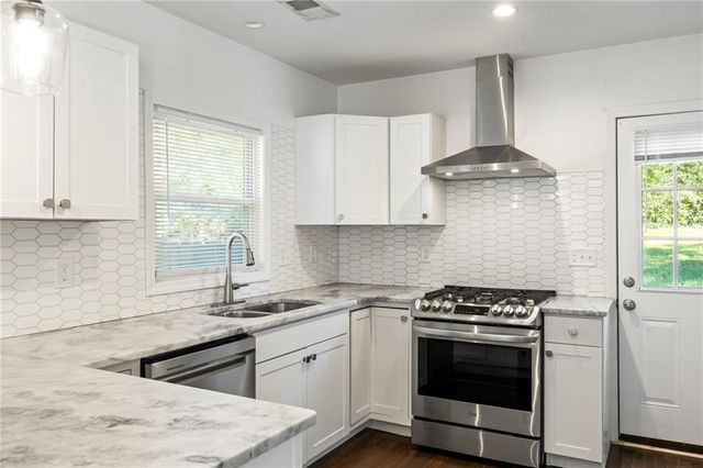 2491 Glendale Circle SE, Smyrna, GA 30080
