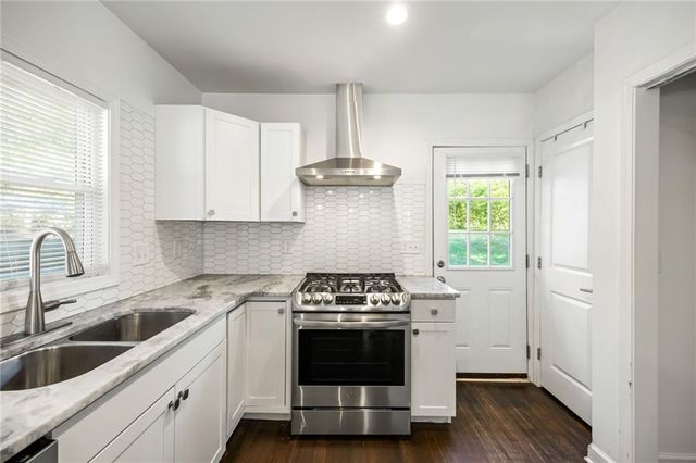 2491 Glendale Circle SE, Smyrna, GA 30080