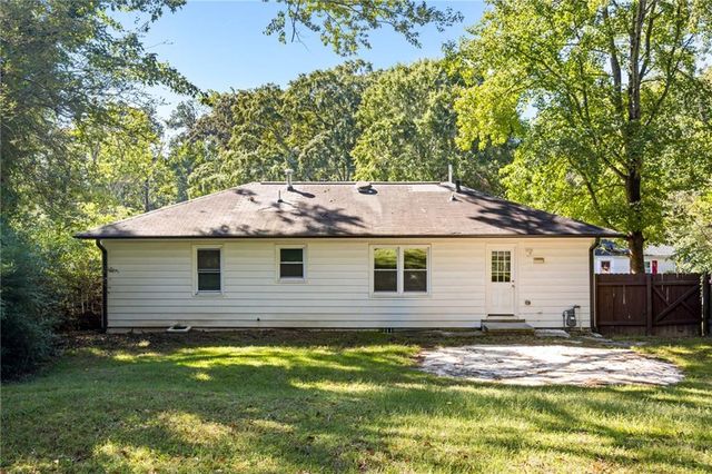 2491 Glendale Circle SE, Smyrna, GA 30080