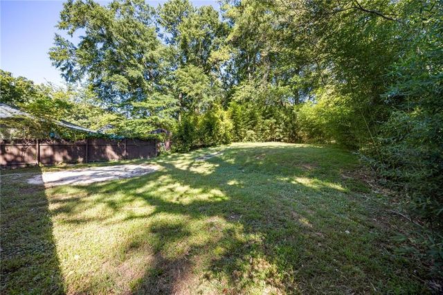 2491 Glendale Circle SE, Smyrna, GA 30080