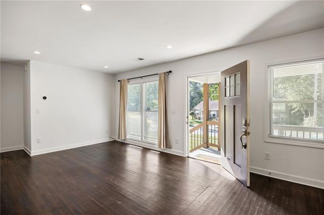 2491 Glendale Circle SE, Smyrna, GA 30080