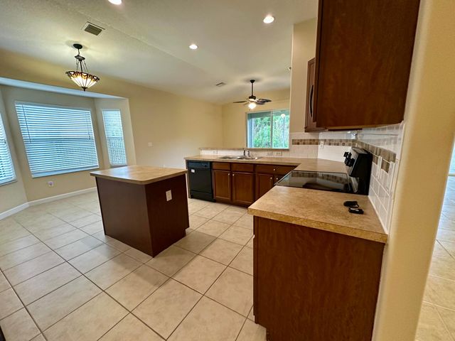 2835 W Brookfield Way, Vero Beach, FL 32966