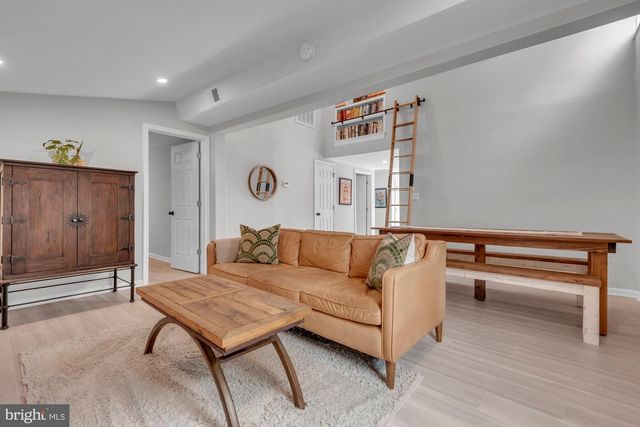 1623 RIVERDALE DR, Edgewater, MD 21037