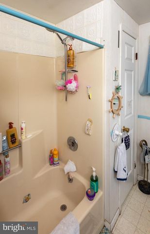 820 WALNUT AVE, Bensalem, PA 19020