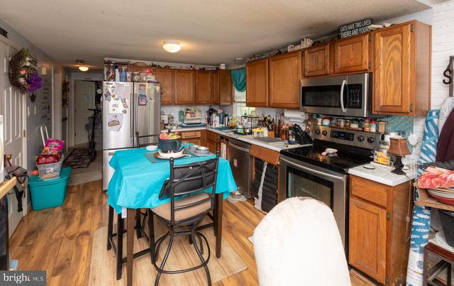 820 WALNUT AVE, Bensalem, PA 19020