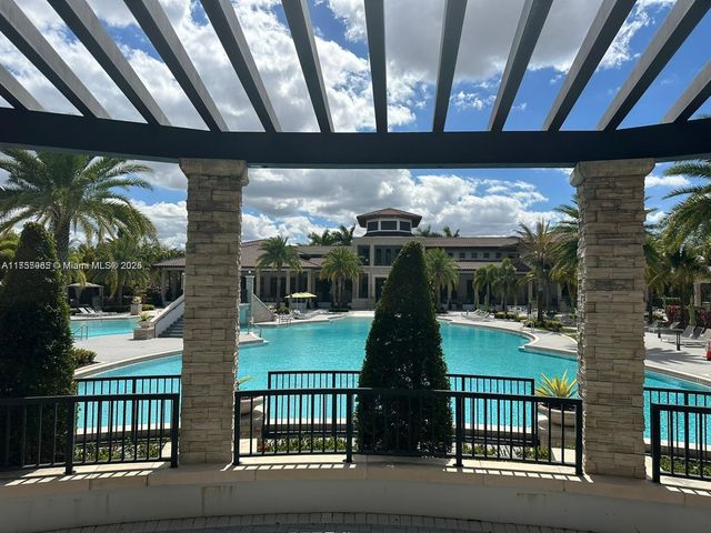 7825 NW 104th Ave 32, Doral, FL 33178