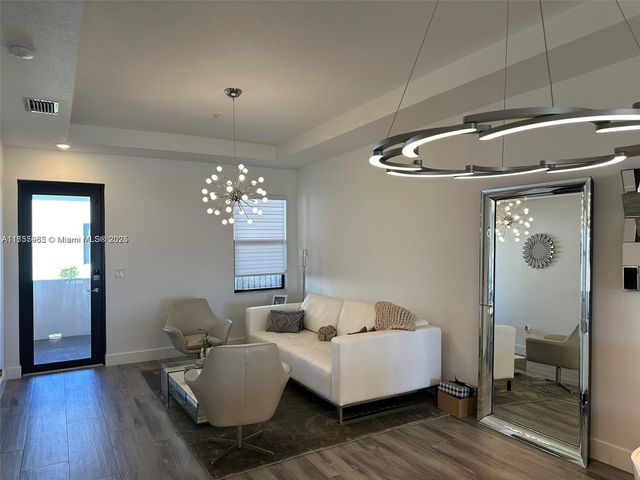 7825 NW 104th Ave 32, Doral, FL 33178