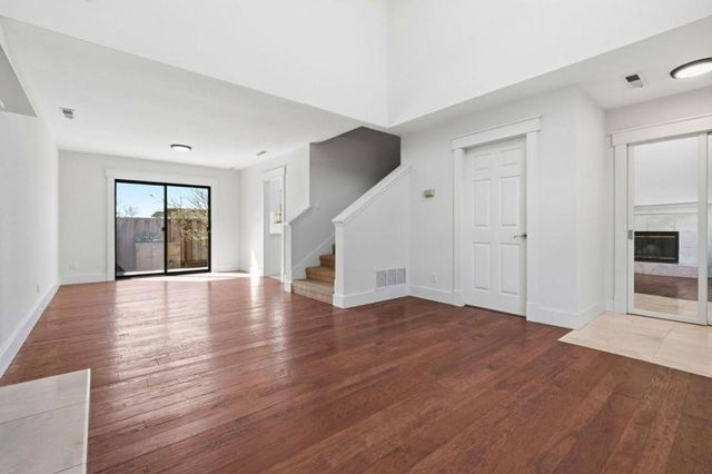 2022 Bob White Ln, Santa Cruz, CA 95065