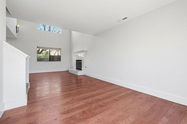 2022 Bob White Ln, Santa Cruz, CA 95065