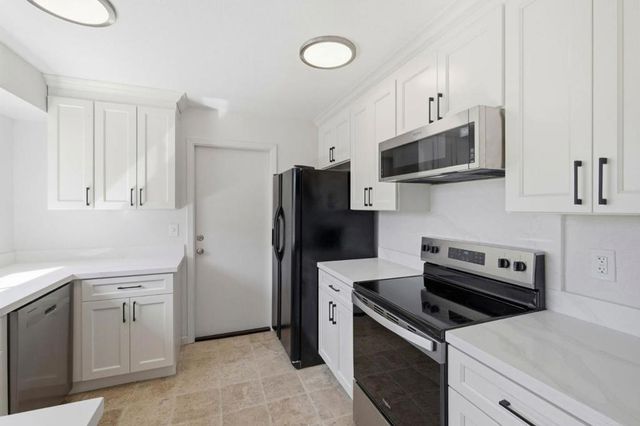 2022 Bob White Ln, Santa Cruz, CA 95065