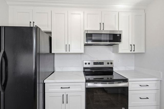 2022 Bob White Ln, Santa Cruz, CA 95065