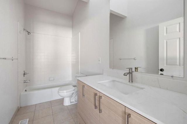 2022 Bob White Ln, Santa Cruz, CA 95065