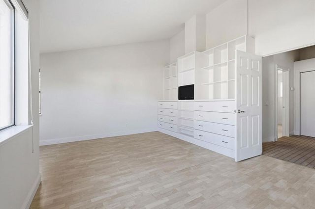 2022 Bob White Ln, Santa Cruz, CA 95065