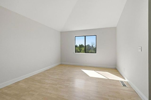 2022 Bob White Ln, Santa Cruz, CA 95065