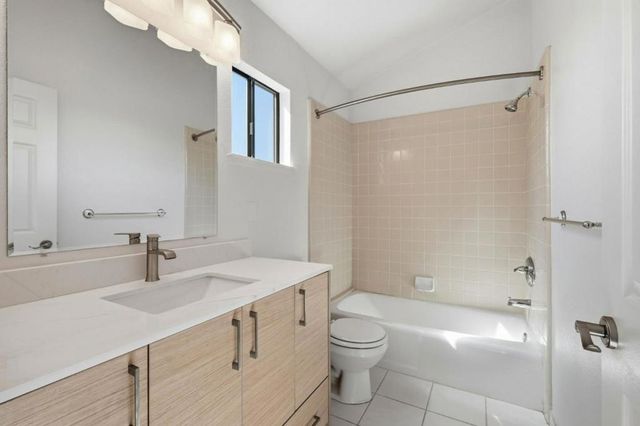 2022 Bob White Ln, Santa Cruz, CA 95065