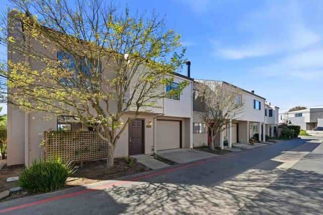 2022 Bob White Ln, Santa Cruz, CA 95065