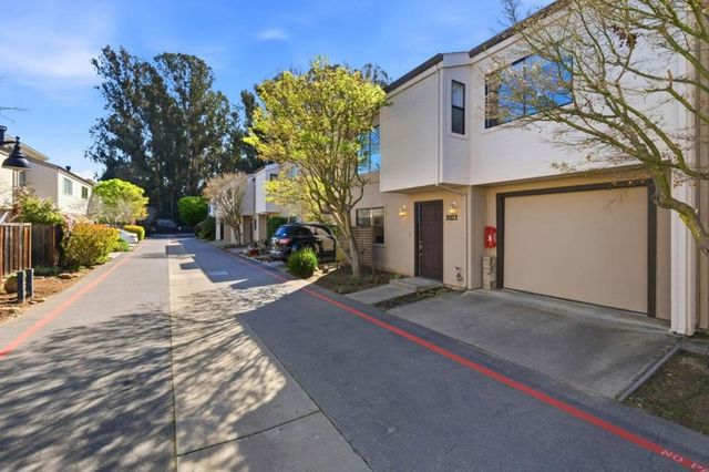 2022 Bob White Ln, Santa Cruz, CA 95065