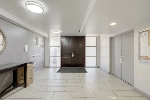 1037 N Vista, Los Angeles, CA 90046
