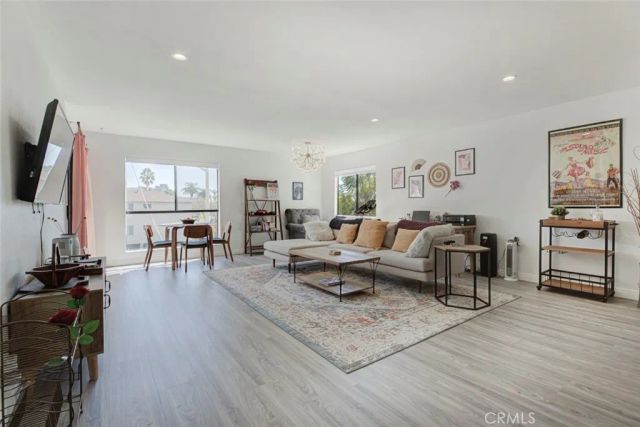 1037 N Vista, Los Angeles, CA 90046