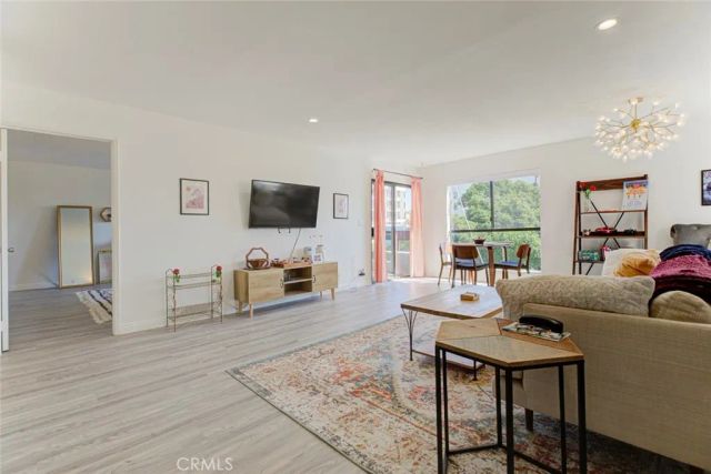 1037 N Vista, Los Angeles, CA 90046