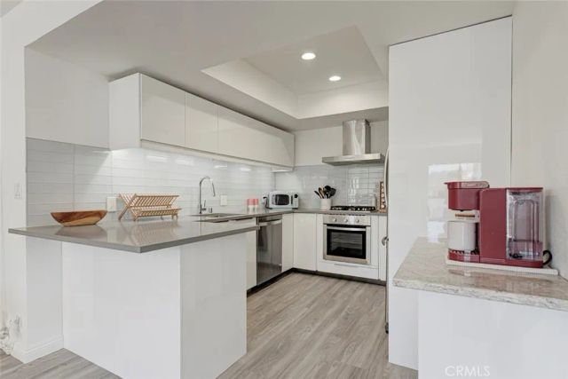 1037 N Vista, Los Angeles, CA 90046