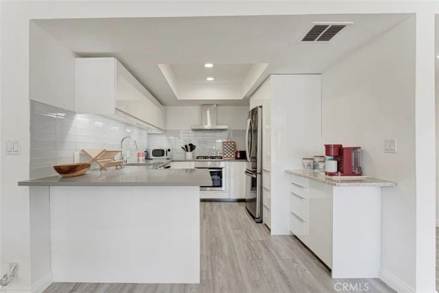 1037 N Vista, Los Angeles, CA 90046
