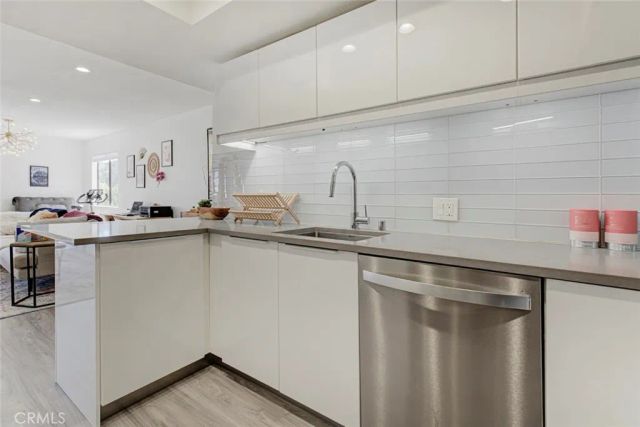 1037 N Vista, Los Angeles, CA 90046