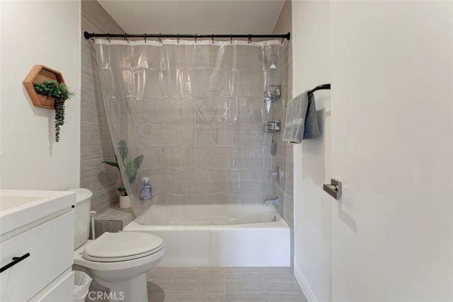 1037 N Vista, Los Angeles, CA 90046