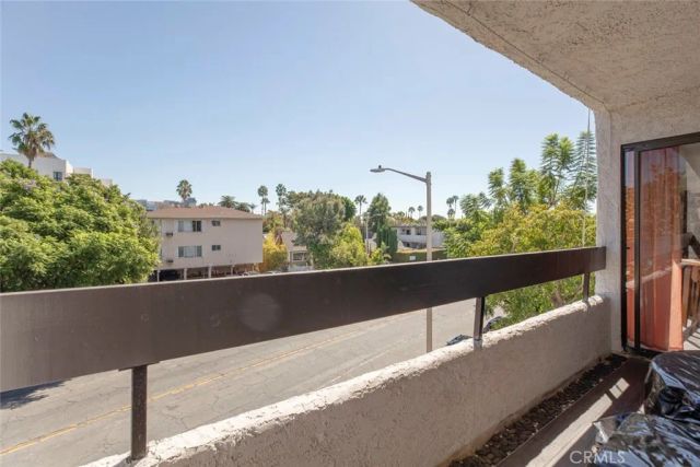 1037 N Vista, Los Angeles, CA 90046