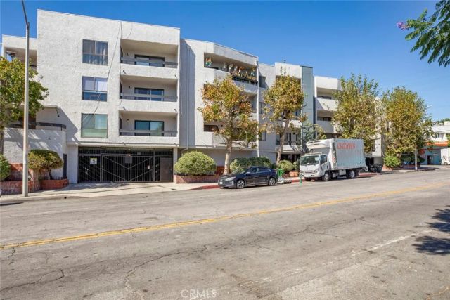 1037 N Vista, Los Angeles, CA 90046
