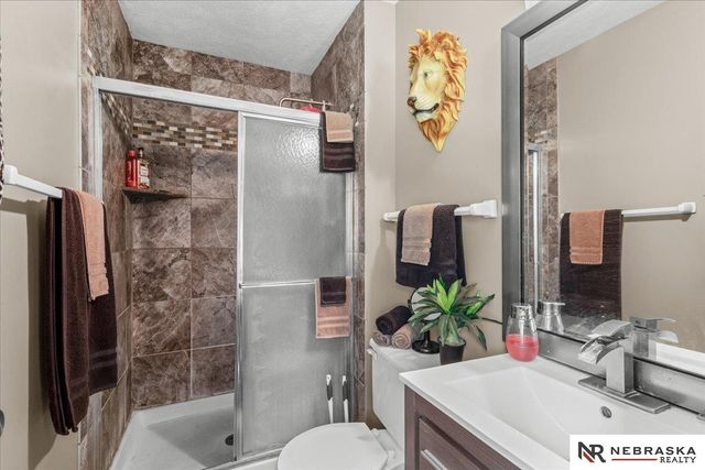 12729 Erskine Street, Omaha, NE 68164