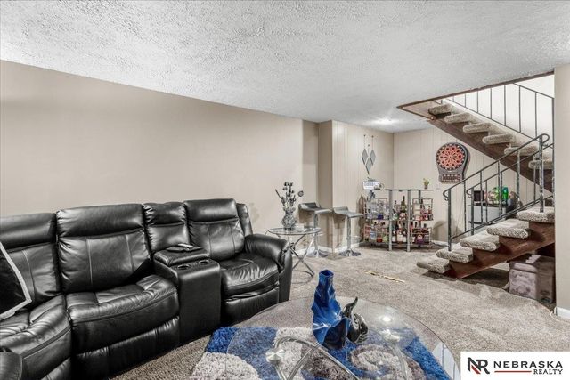 12729 Erskine Street, Omaha, NE 68164