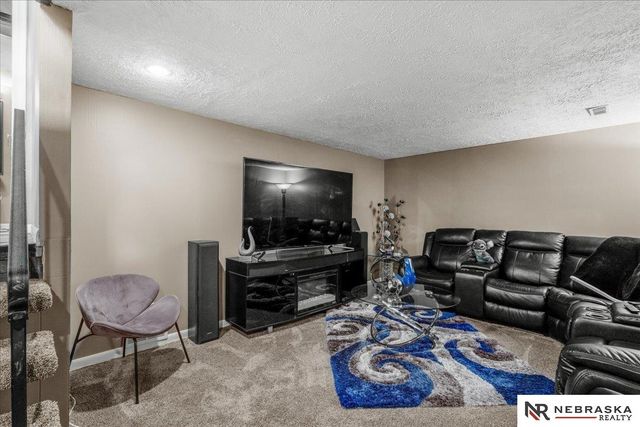 12729 Erskine Street, Omaha, NE 68164