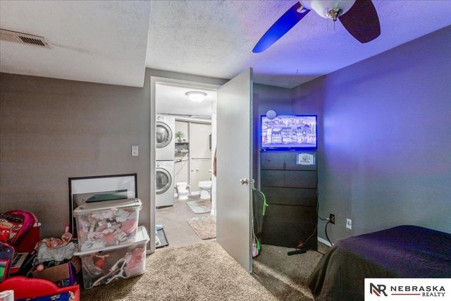 12729 Erskine Street, Omaha, NE 68164