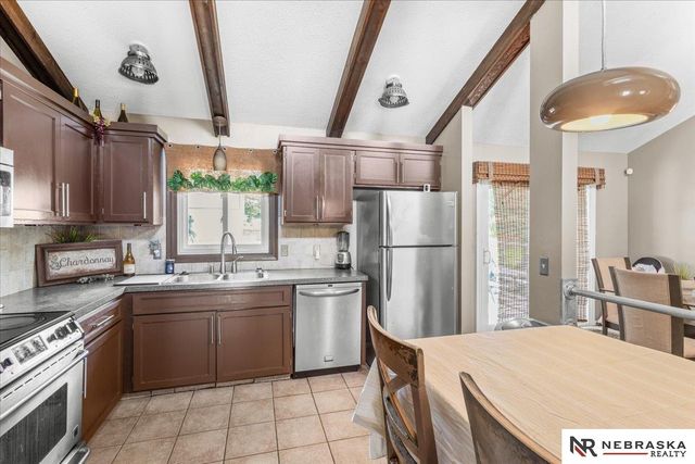 12729 Erskine Street, Omaha, NE 68164