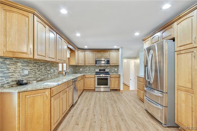 75 Saint Gregory Court, Amherst, NY 14221