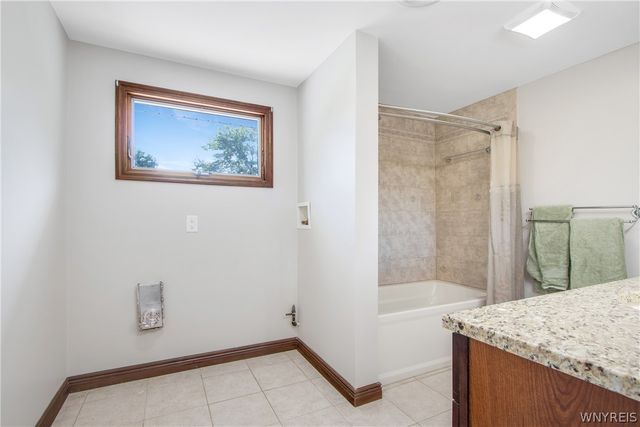 75 Saint Gregory Court, Amherst, NY 14221