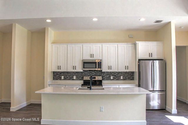 738 Harriet Avenue SW, Palm Bay, FL 32908