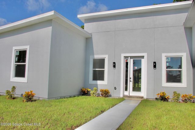 738 Harriet Avenue SW, Palm Bay, FL 32908