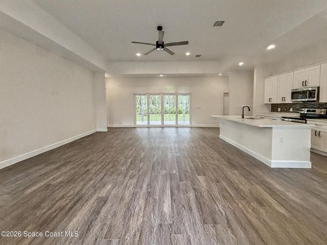 738 Harriet Avenue SW, Palm Bay, FL 32908